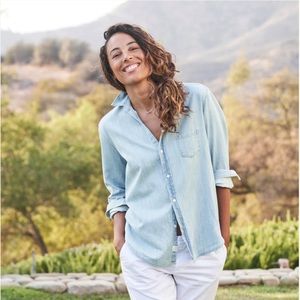 Frank & Eileen EILEEN Relaxed Button-Up Shirt Famous Denim Size: L Blue WASH